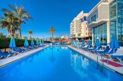 SEA LIFE FAMILY RESORT Pools & Beach